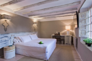Pamplona Hotel Package