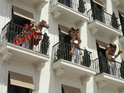 Gigantes on La Perla Pamplona Balcony