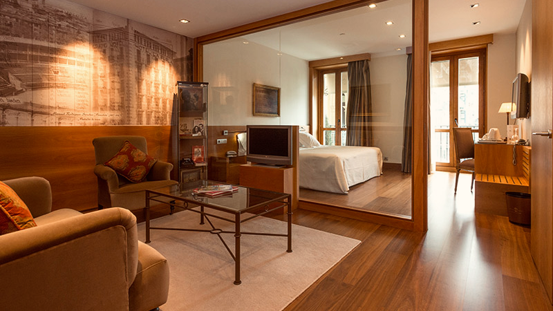 rotb-la-perla-hotel-room (1) Gran Hotel La Perla city center travel package suite