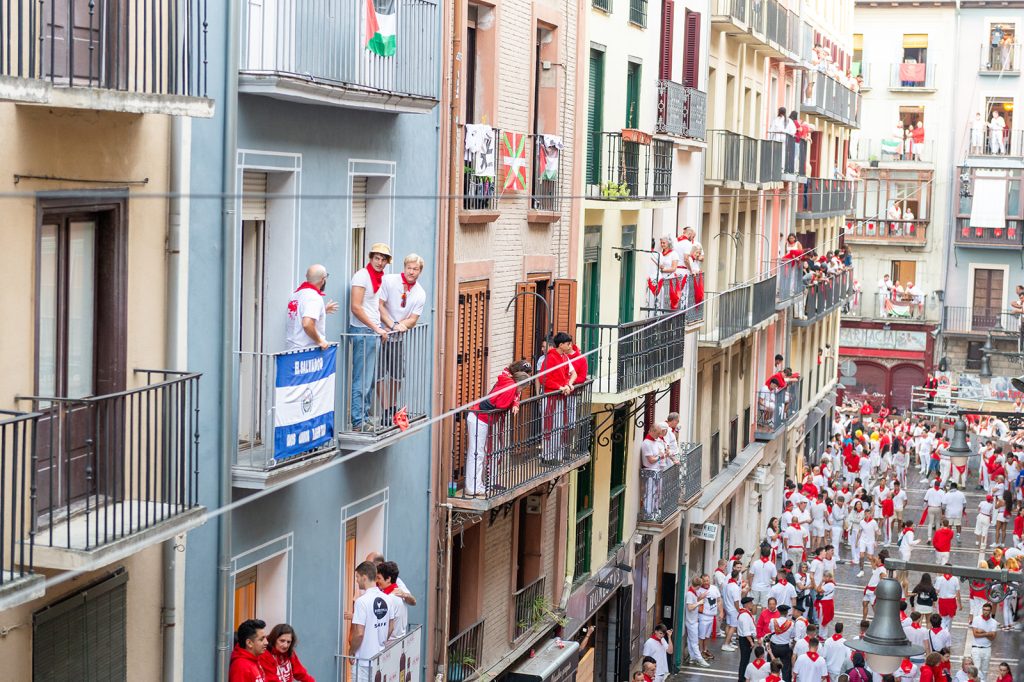 Estafeta balcony looking at Dead Man's curve on right (red pharmacy)